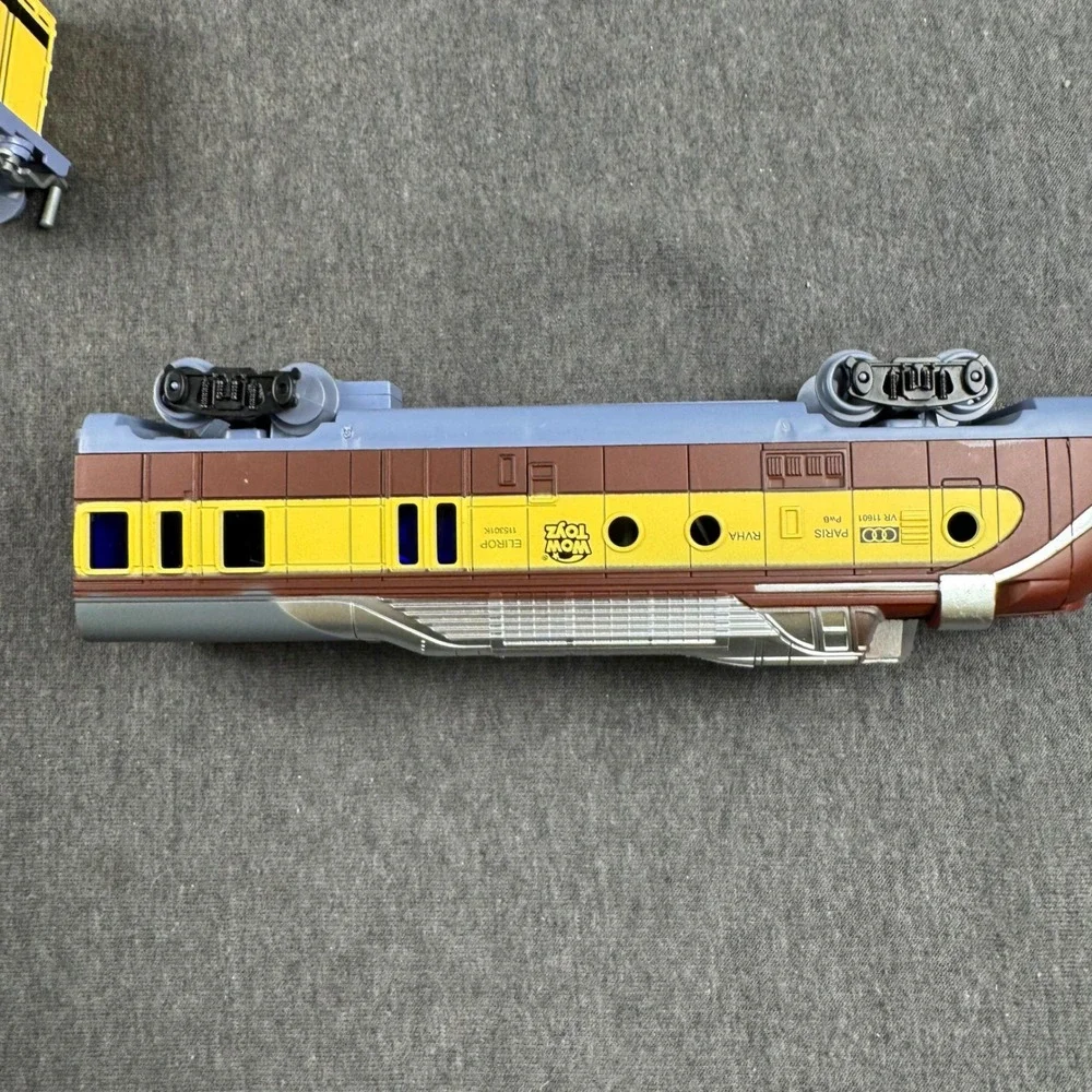 Wow Toys Trans Europ VT 153520K Train Engine ,Global R&F SeaTrain Cargo Cars Set
